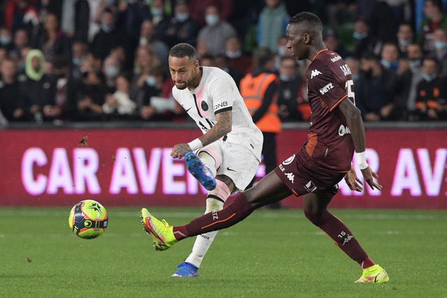 希罗34分热火力克骑士 黄蜂险胜步行者止8连败